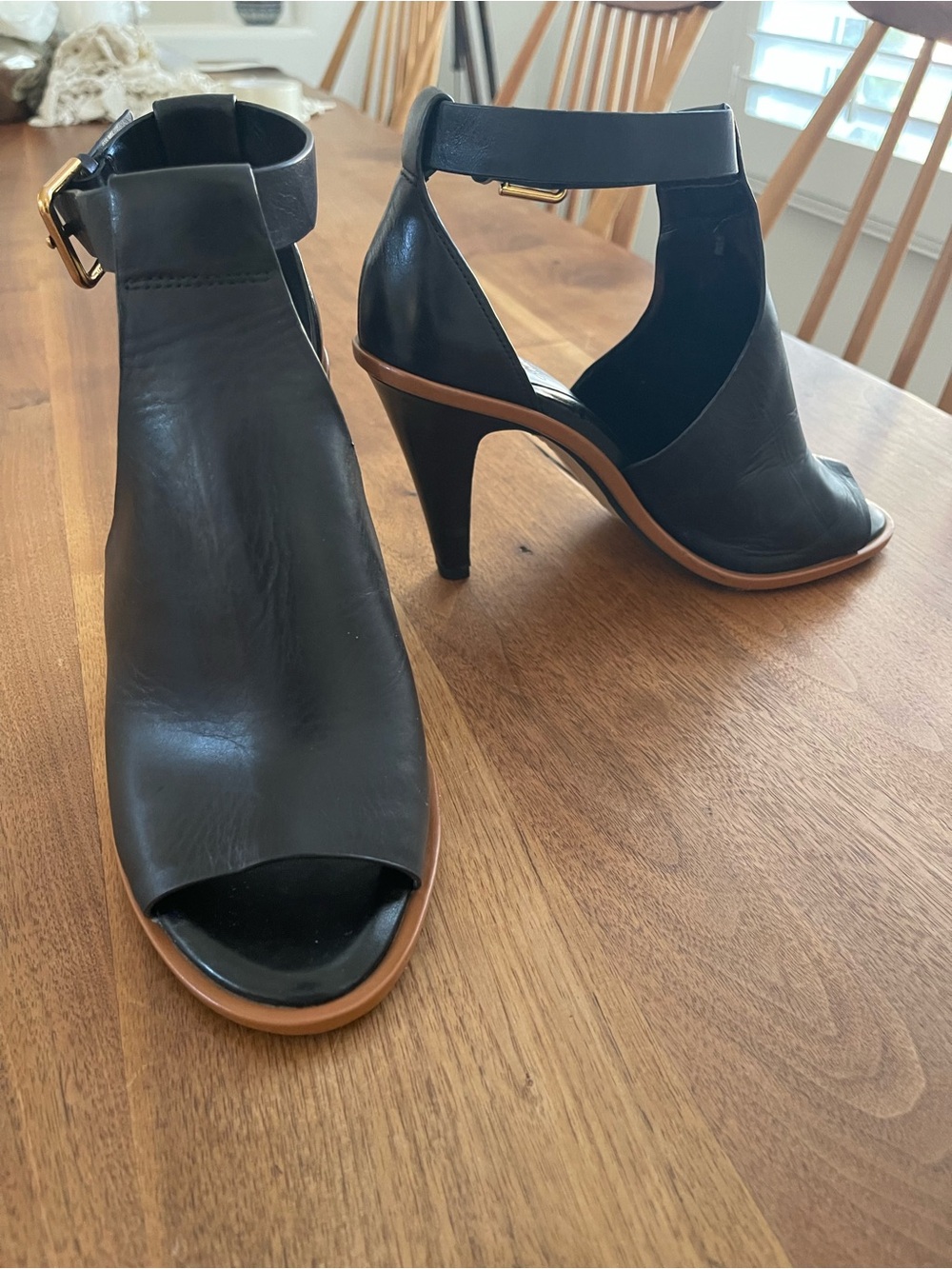 Vince Camuto Black leather Peep-Toe Ankle-Strap Heels with Tan Trim 8